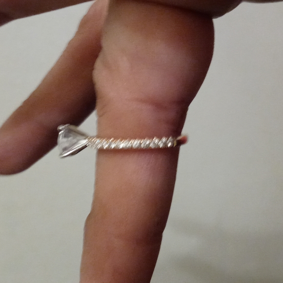 Diamond engagement ring - Picture 3 of 5
